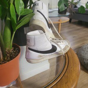 Nike Blazer Mid 77 Shoes